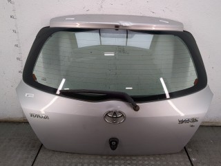 Крышка (дверь) багажника Toyota Yaris 2005-2009