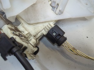 Замок двери правый задний, Volkswagen Passat 2011-2015