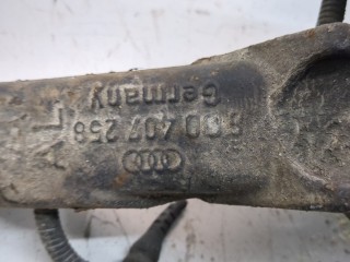 Ступица (кулак, цапфа) правая передняя, ориг. номер 8D0407258AL, 8D0407615E, Volkswagen Passat 5 1996-2001