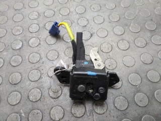 Замок багажника Toyota Yaris 2005-2009