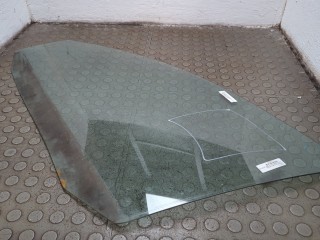 Стекло боковой двери левое переднее Volkswagen Golf 4 1997-2006