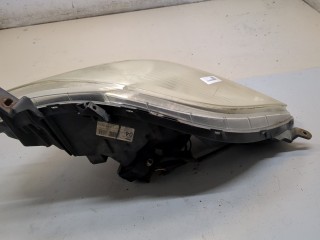 Фара (передняя) правая, ориг. номер 811300D130, Toyota Yaris 2005-2009