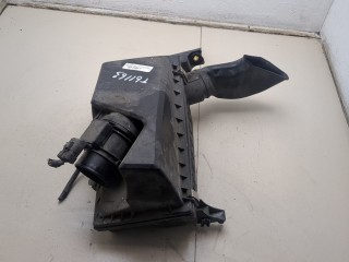 Корпус воздушного фильтра Mitsubishi Carisma 1999-2004