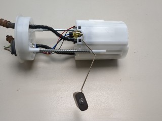Насос топливный электрический Volkswagen Passat 5 1996-2001