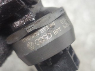 Форсунка топливная, ориг. номер 038130073BN, 038130079TX, Volkswagen Transporter 5 2002-2009