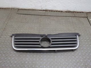 Решетка радиатора Volkswagen Passat 2000-2005
