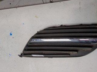 Решетка радиатора, Nissan Almera Tino 2000-2003