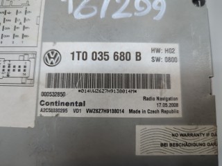 Магнитола, ориг. номер 1T0035680B, Volkswagen Passat 2005-2010