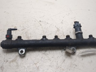 Рампа (рейка) топливная, ориг. номер 8200600206, Renault Trafic 2001-2006