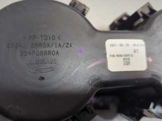 Подстаканник, ориг. номер 684306RR0A, Nissan Rogue 2020-2024