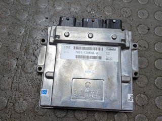 Блок управления двигателем Ford Focus 2007-2011