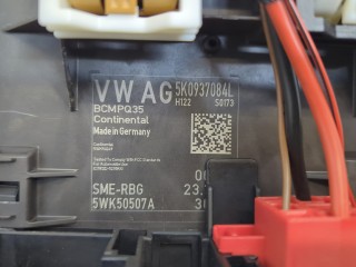 Блок управления бортовой сети (Body Control Module), ориг. номер 5K0937084L, Volkswagen Tiguan 2011-2019