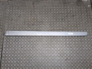 Молдинг двери правое переднее Audi A4 2000-2006