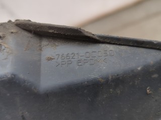 Брызговик правый передний, ориг. номер 766210C050, Toyota Sequoia 2007-2017