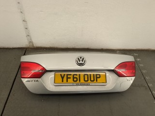 Фонарь крышки багажника левый Volkswagen Jetta 2010-2014
