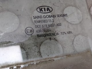 Стекло боковой двери левое заднее, ориг. номер 834100Z000A, KIA Sportage 2008-2010