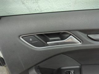 Стекло боковой двери правое заднее, ориг. номер 8V5845206, Audi A3 2012-2016