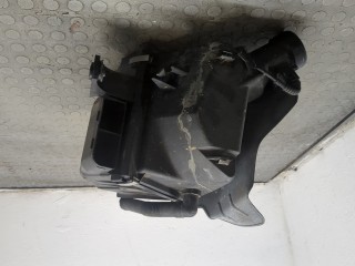 Корпус воздушного фильтра Audi A4 1999-2001