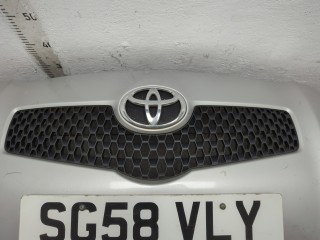 Бампер передний, ориг. номер 521190D977, Toyota Yaris 2005-2009