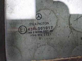 Стекло форточки двери левое заднее, ориг. номер A2207300720, Mercedes S W220 1998-2002