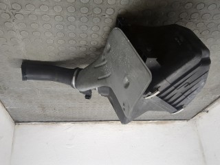 Корпус воздушного фильтра Audi A4 1994-1997