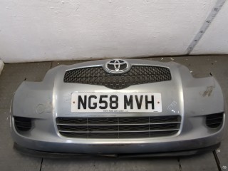 Бампер передний Toyota Yaris 2005-2009