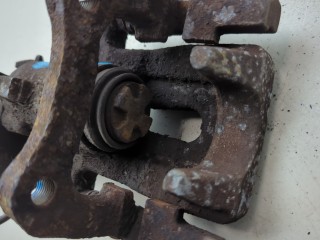 Суппорт правый задний, ориг. номер 440018805R, 440015923R, Renault Megane 2006-2009