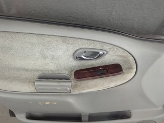 Ручка двери наружная левая передняя, ориг. номер 8282052D10GZ9, Suzuki Grand Vitara 1998-2005