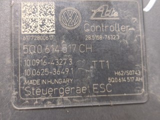 Блок АБС, насос (ABS, ESP, ASR), ориг. номер 5Q0614517CHBEF, Volkswagen Passat 8 2014-2021