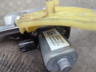 Стеклоподъемник электрический левый передний, ориг. номер 807213867R, Renault Clio 2003-2013