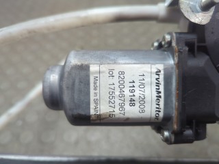 Стеклоподъемник электрический правый передний, ориг. номер 8200467967, Renault Master 2003-2010
