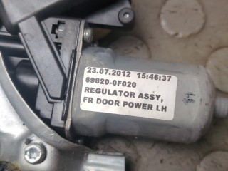 Стеклоподъемник электрический левый передний, ориг. номер 698200F020, Toyota Verso 2012-2016