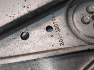 Стеклоподъемник электрический левый передний, Renault Scenic 2009-2012