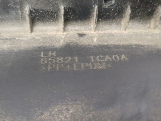 Уплотнитель левый передний, ориг. номер 658211CA0A, Infiniti FX 2008-2012
