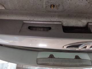 Крышка (дверь) багажника, Toyota Prius 2015-2019