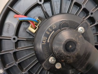 Двигатель отопителя (моторчик печки), ориг. номер MN173736, Mitsubishi Grandis 2003-2011