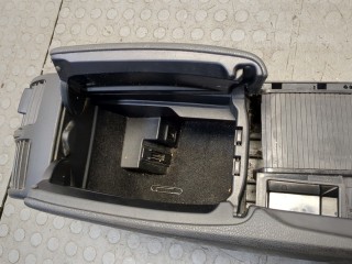 Консоль салона (кулисная часть), ориг. номер A2046801339, A2046806550, Mercedes C W204 2007-2011