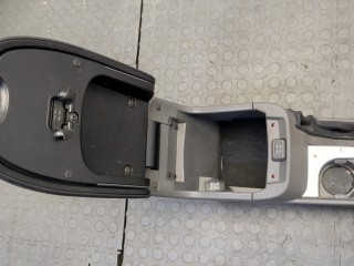 Консоль салона (кулисная часть), ориг. номер 1670613, 8M51R045M62AC32N4, Ford Focus 2007-2011