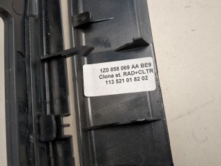 Рамка под магнитолу, ориг. номер 1Z0858069AA, Skoda Octavia 2000-2011