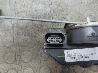 Замок двери правый передний, ориг. номер 13579519, Opel Astra 2006-2014