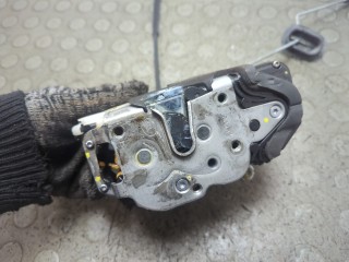 Замок двери правый передний, ориг. номер 13579519, Opel Astra 2006-2014
