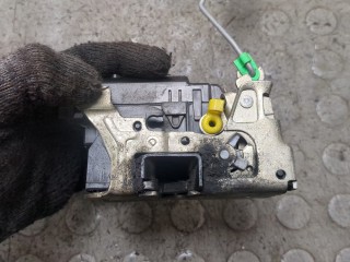 Замок двери правый передний, ориг. номер 8200147150, Renault Master 2003-2010