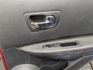 Замок двери правый задний, ориг. номер 82500JD01A, Nissan Qashqai 2010-2013