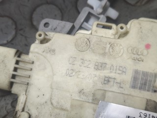 Замок двери левый передний, ориг. номер 3C2837015A, Volkswagen Passat 2005-2010