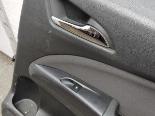 Замок двери правый задний, Opel Zafira 2008-2014