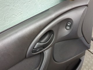 Замок двери левый передний, Ford Focus 2001-2005