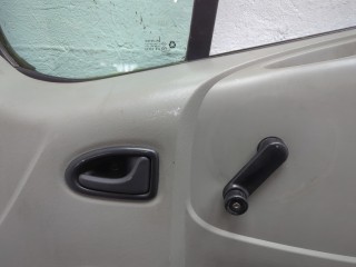 Стекло форточки двери правое переднее, ориг. номер 8200005502, Renault Trafic 2001-2006