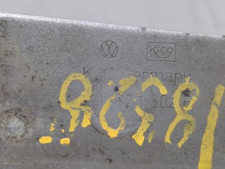 Петля капота правая, ориг. номер 3C0823302E, Volkswagen Passat 2005-2010
