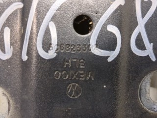 Петля капота правая, ориг. номер 5C6823302, Volkswagen Jetta 2010-2014