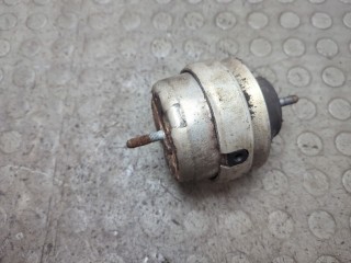 Подушка крепления двигателя, ориг. номер 8D0199379J, Volkswagen Passat 2000-2005